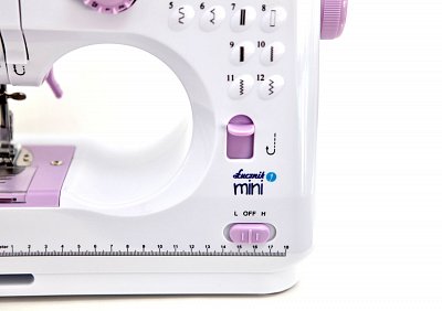 Nähmaschine Lucznik Mini Pink für Kinder - inklusive Fingerschutz