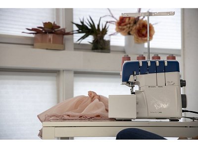 Overlock Husqvarna Amber Air S400