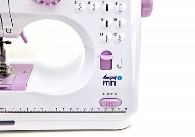 Nähmaschine Lucznik Mini Pink für Kinder - inklusive Fingerschutz